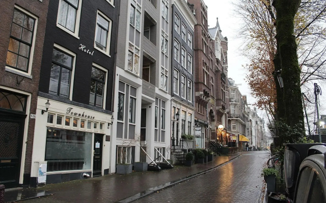 Townhouse Hotel