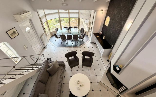 Natalie Apartments