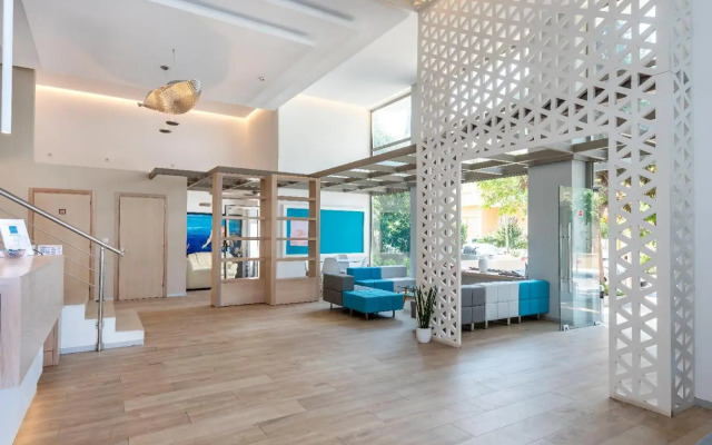 Triton Hotel