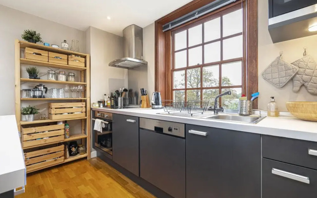 Scott's Avenue by Underthedoormat