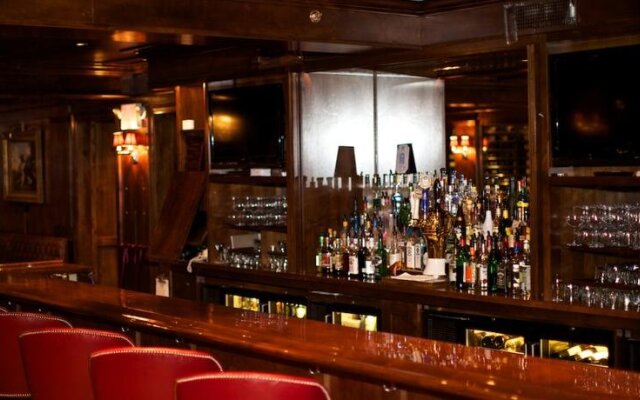 Deer Path Inn
