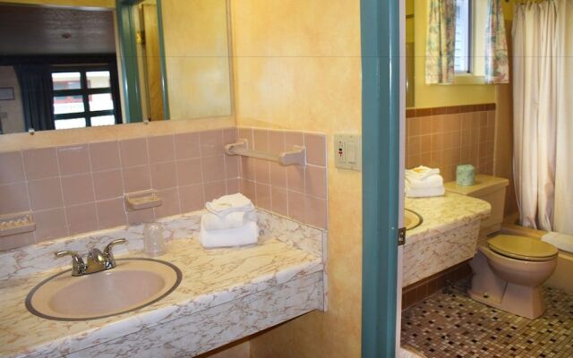 O'Sullivan's On The Lake Motel