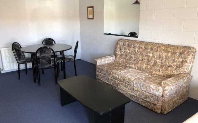 Gibson Court Motel