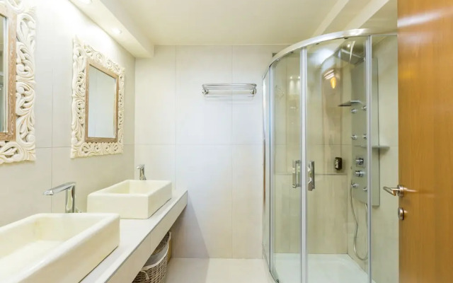 Leste Luxury Homes