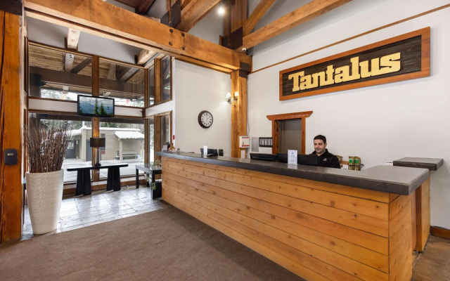 Tantalus Resort Lodge