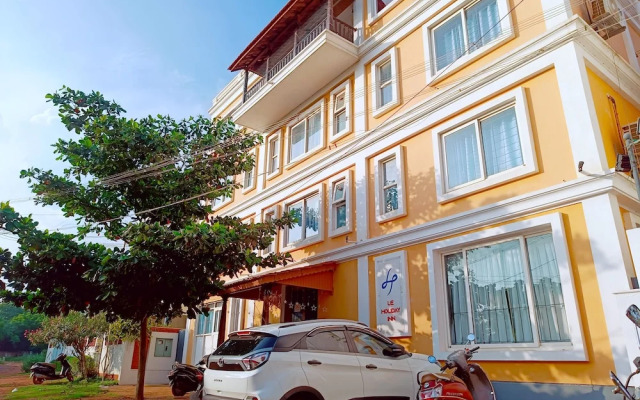 Le Holiday Inn