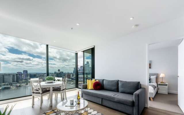 Melbourne Private Apartments - Collins Wharf Waterfront, Docklands