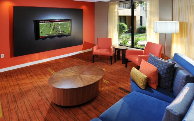 Courtyard by Marriott Houston Hobby Airport