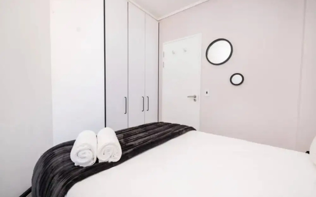 The Flamingo One Bed Sea Point Promenade