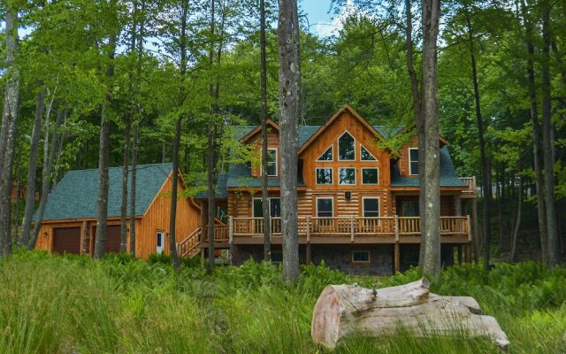 Big Log Lodge 4 Bedroom House