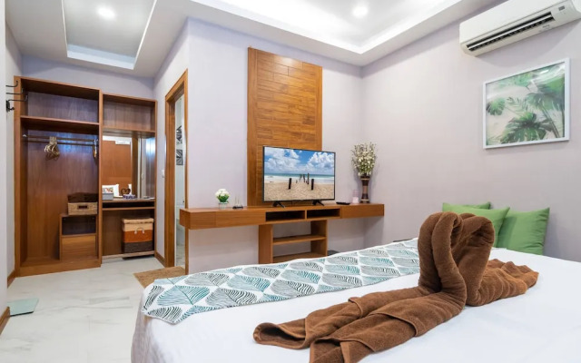 Bright Luxury Villa W Garden Pool & Sauna
