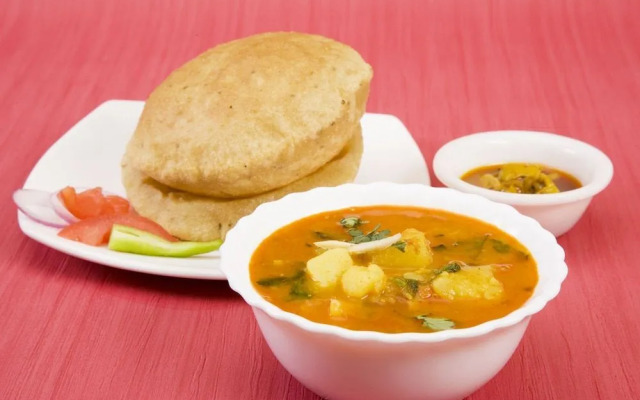 Golden Leaf By OYO Rooms