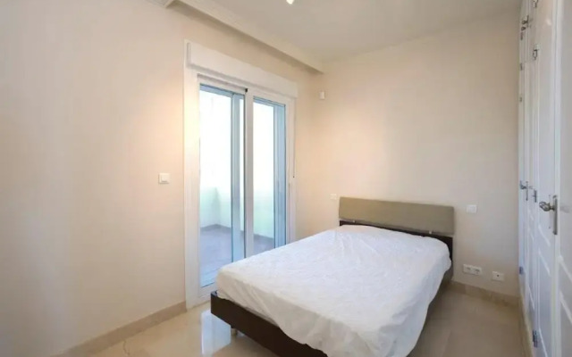 Immaculate 3-bed Penthouse- Stunning Views