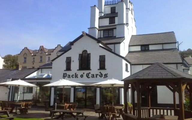 The pack o' cards