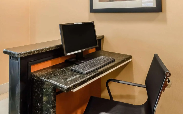 Quality Inn & Suites - Boston/Lexington