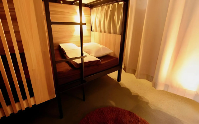 Namba Guesthouse HIVE - Hostel
