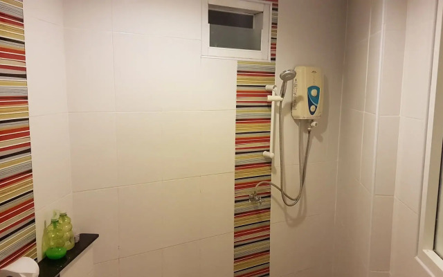 Green Harbor Hotel & Service Apartment