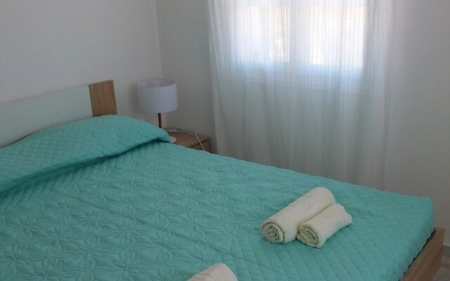 Cafe Greco Studios & Apartments