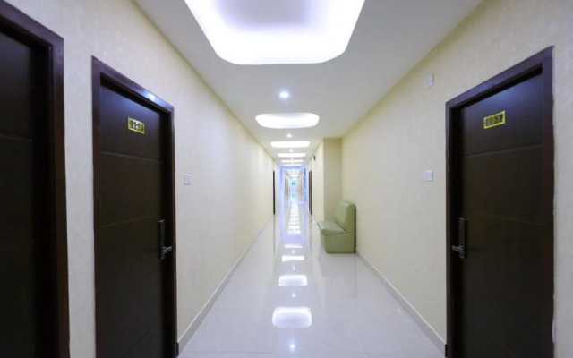 RB Grand Residency by OYO Rooms