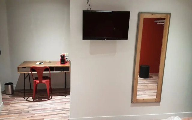 Logis Hôtel Yseria Historical Center