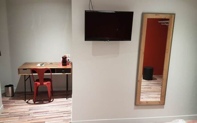 Logis Hotel Yseria - Historical Center