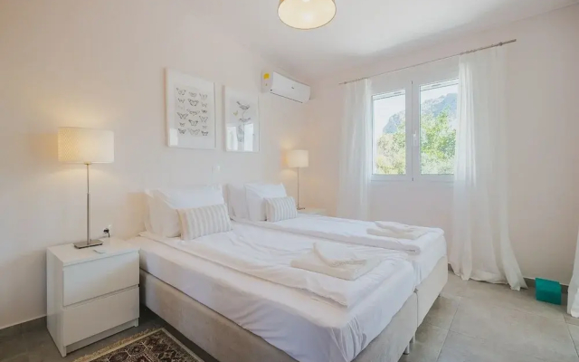 Large Private Villa Splendid Terraces & Views