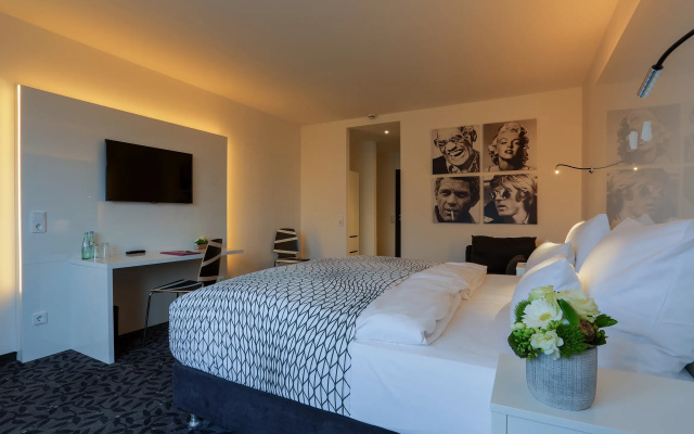 FourSide Plaza Hotel Trier, Trademark Collection by Wyndham