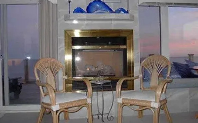 3 Moonlight Beach Suites