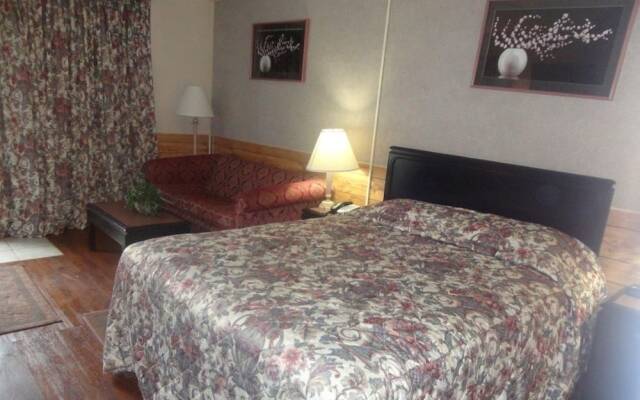 Niagara Parkway Court Motel