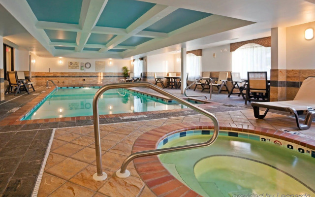 Holiday Inn Express Hotel & Suites Birmingham - Inverness by IHG