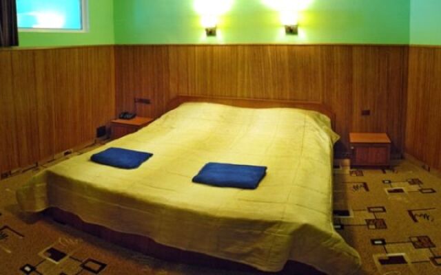 Raj Hotel