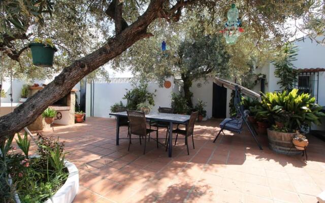 1003 Villa Cornocalejo