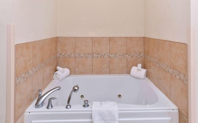Hampton Inn & Suites Muncie