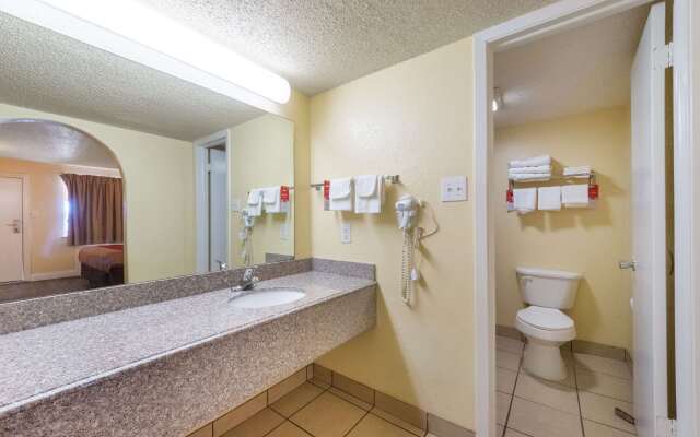 Econo Lodge San Marcos University Area