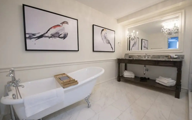 Dominion Gardens and Hotel