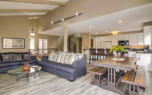 Beach Style 1 - 4 Br Townhouse