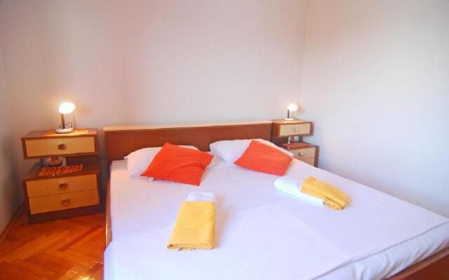Apartment Bela1- close to the beach
