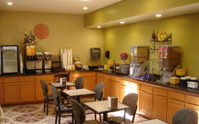 Days Inn By Wyndham Carlsbad, Nm