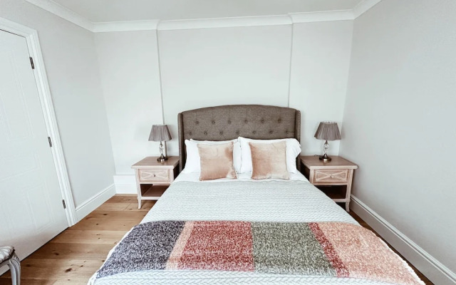 Pontcanna Sapphire-Cardiff City Centre