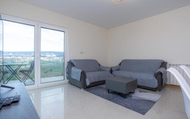 Buarcos Sunset Apartment by Rent4all