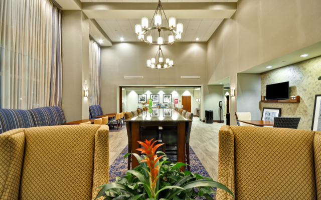Hampton Inn & Suites Fredericksburg-at Celebrate Virginia