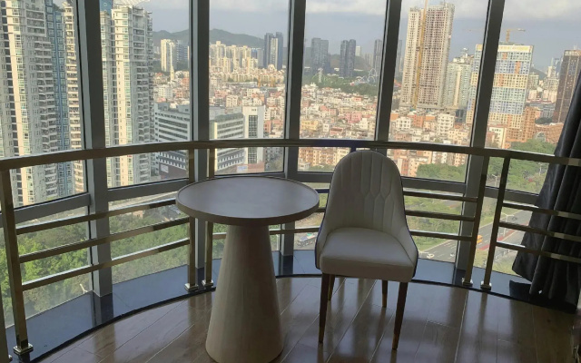 Rich Hotel