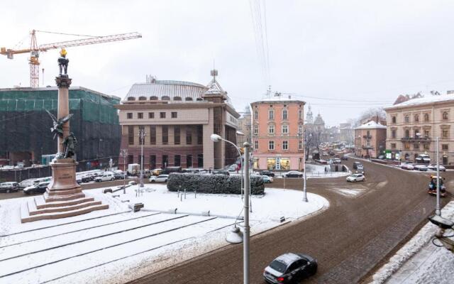 Romari площа Міцкевича