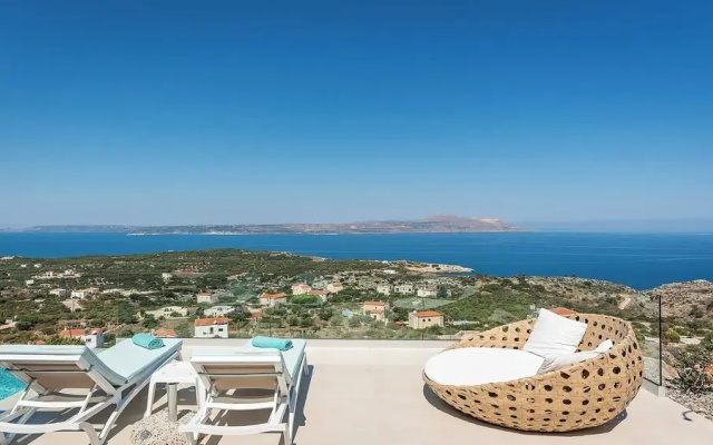 A Sublime Villa in Kokkino Horio