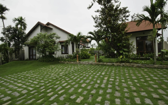 Van Lan Riviera Villas