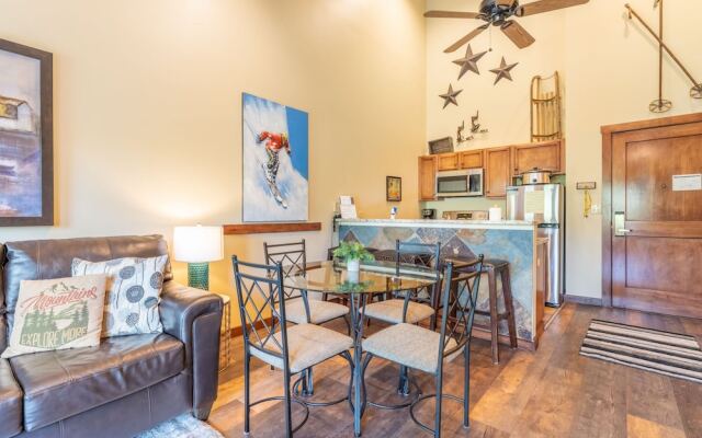 Arapahoe Lodge #8102 by Summit County Mountain Retreats