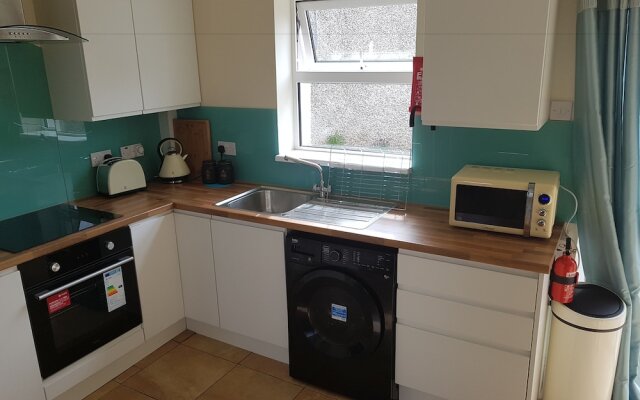 3 Bed Newly Renovated Cork city Sleeps 5