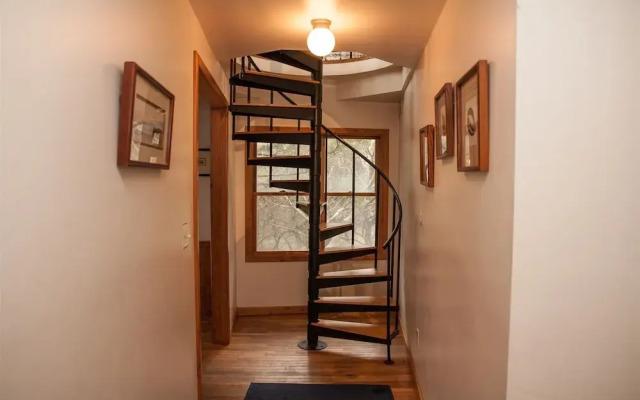 Dune Rose 3 Bedroom Cottage by RedAwning