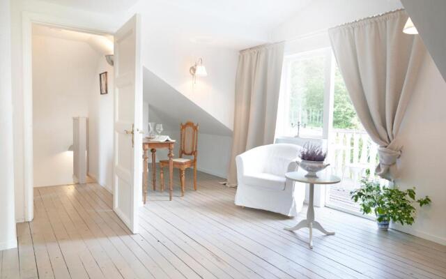 Red Haven Cottage