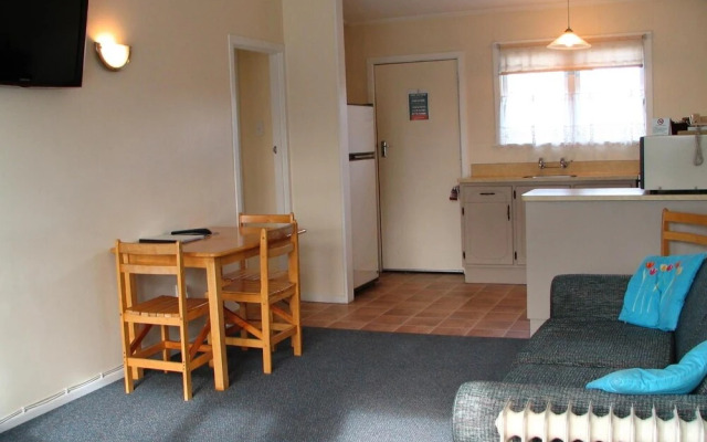 Frimley Lodge Motel